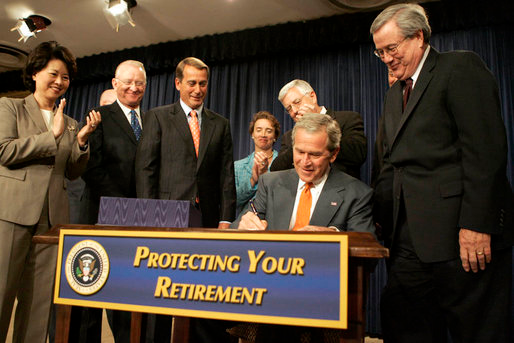 (http://georgewbush-whitehouse.archives.gov /news/releases/2006/08/images/20060817-1_p081706kh-0206-1-515h.html)